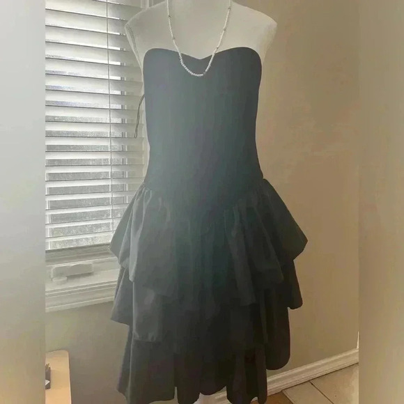 [EU40/US:8]Vintage Dorothy Perkins Strapless Black Velvet  Dress Peplum Tiered - Picture 2 of 12